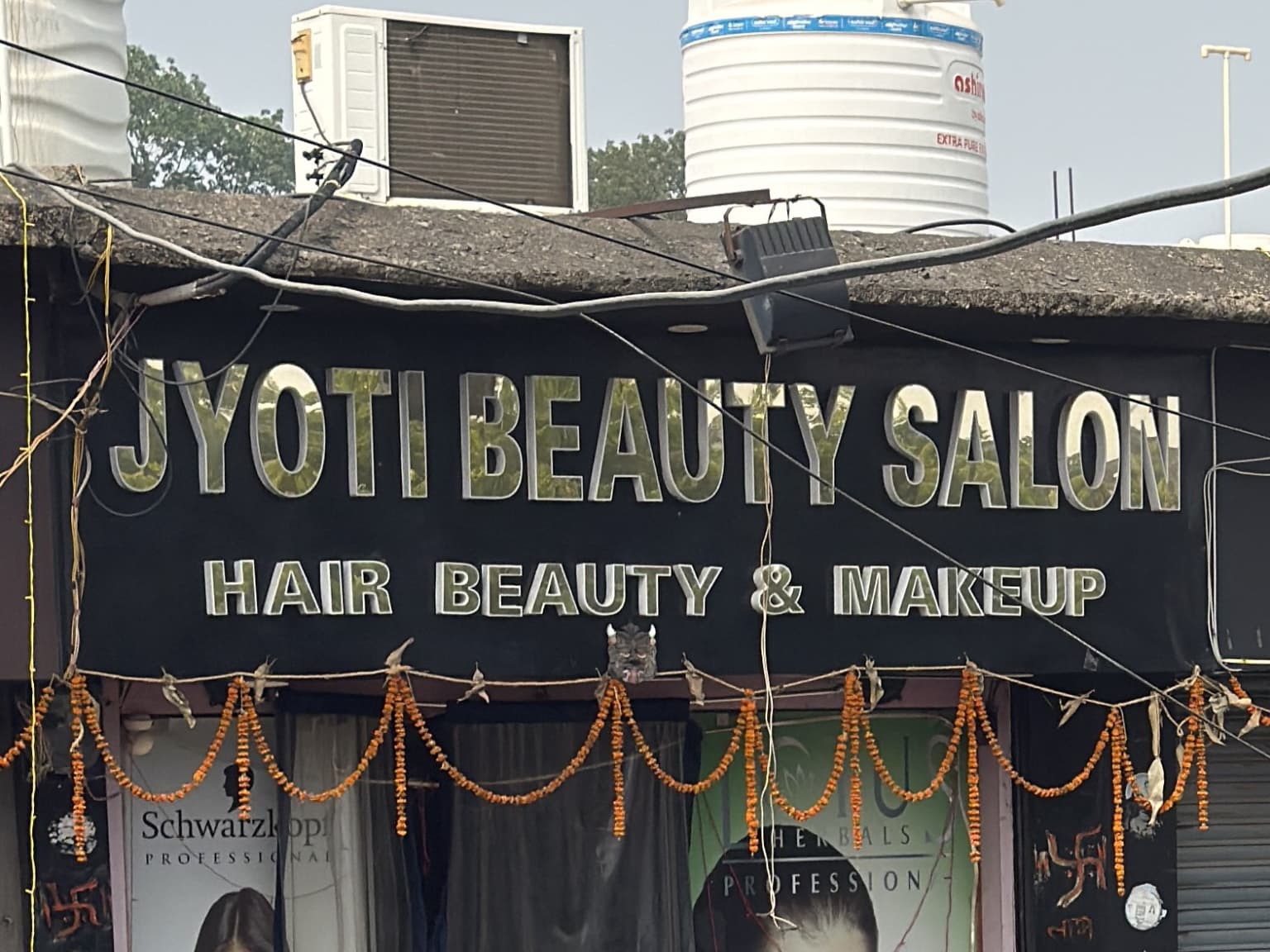 Interior view of Jyoti Beauty Salon (Female)