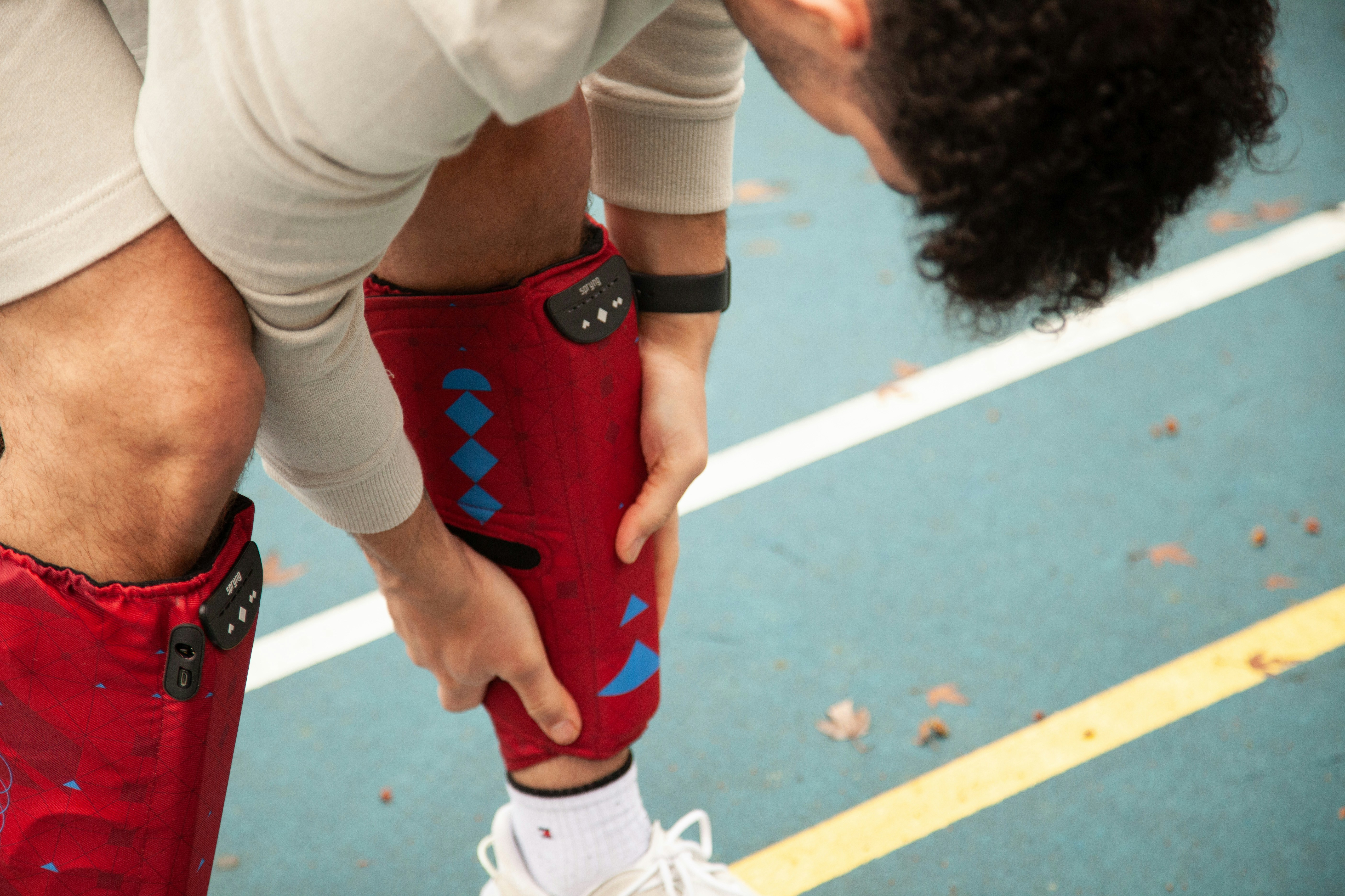 Compact wireless calf compression device for post-workout recovery