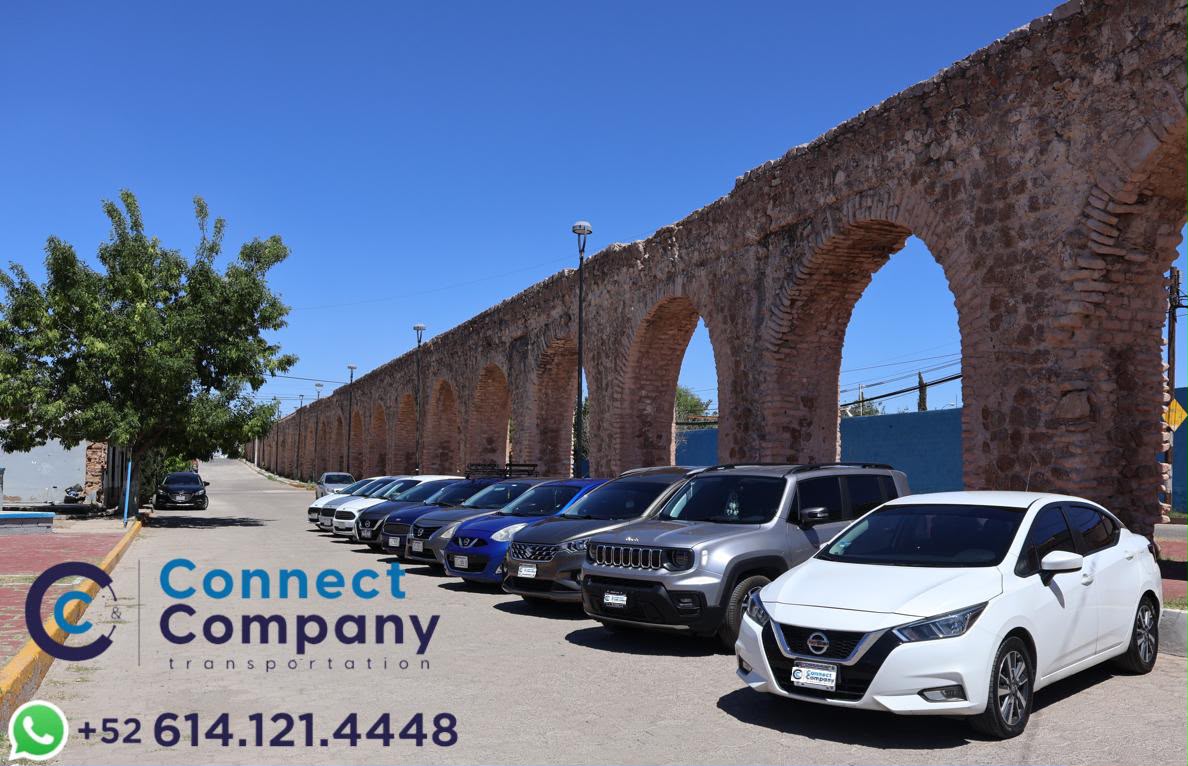Vehículo ejecutivo de C&C Connect Company Transportation listo para un traslado en Chihuahua