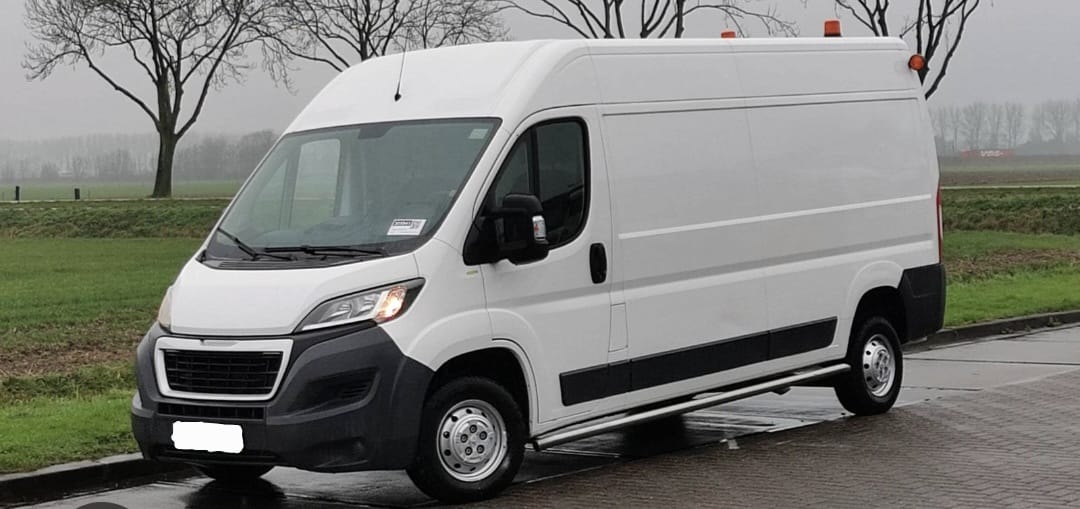 Renault Master Mitteltransporter – Frontansicht