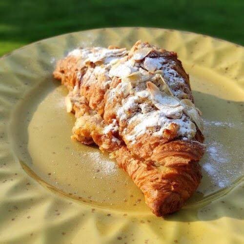 Croissant de Almendras / chocolate