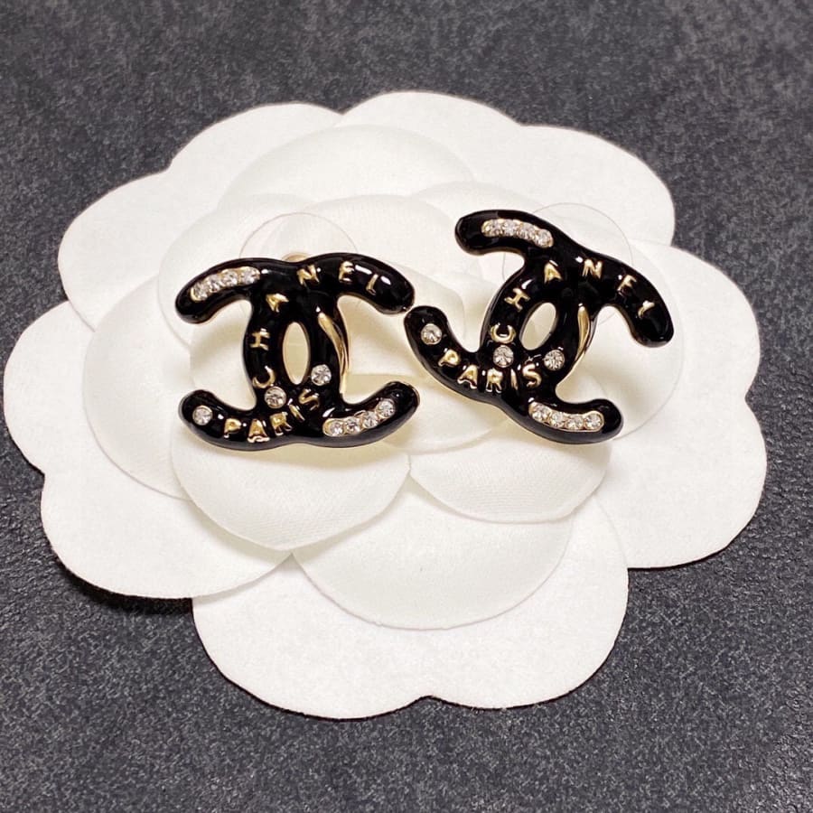 Boucles d'oreilles Chanel nouvelle double C
