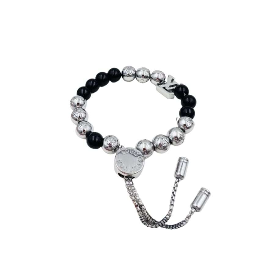 Le nouveau bracelet à perles monogrammées de Louis Vuitton