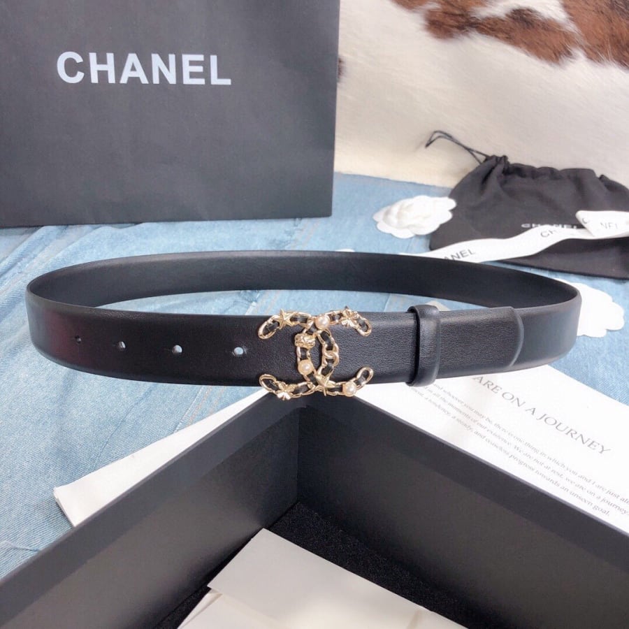 Ceinture Chanel noir, boucle double C, métal doré, 30 mm