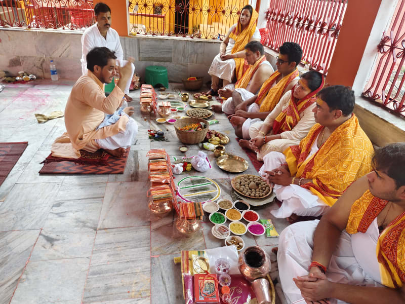 Puja and ritual moments at Gaya Ji