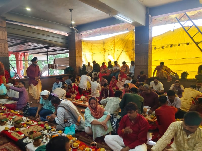 Puja and ritual moments at Gaya Ji