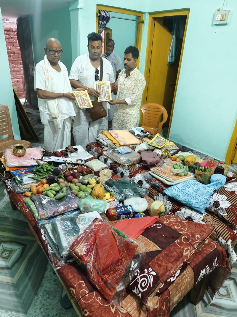 Puja and ritual moments at Gaya Ji