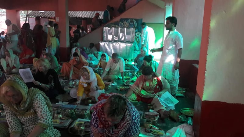 Puja and ritual moments at Gaya Ji