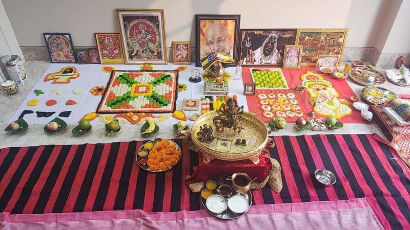 Puja and ritual moments at Gaya Ji