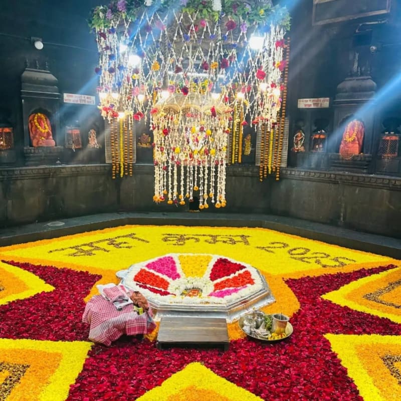 Puja and ritual moments at Gaya Ji