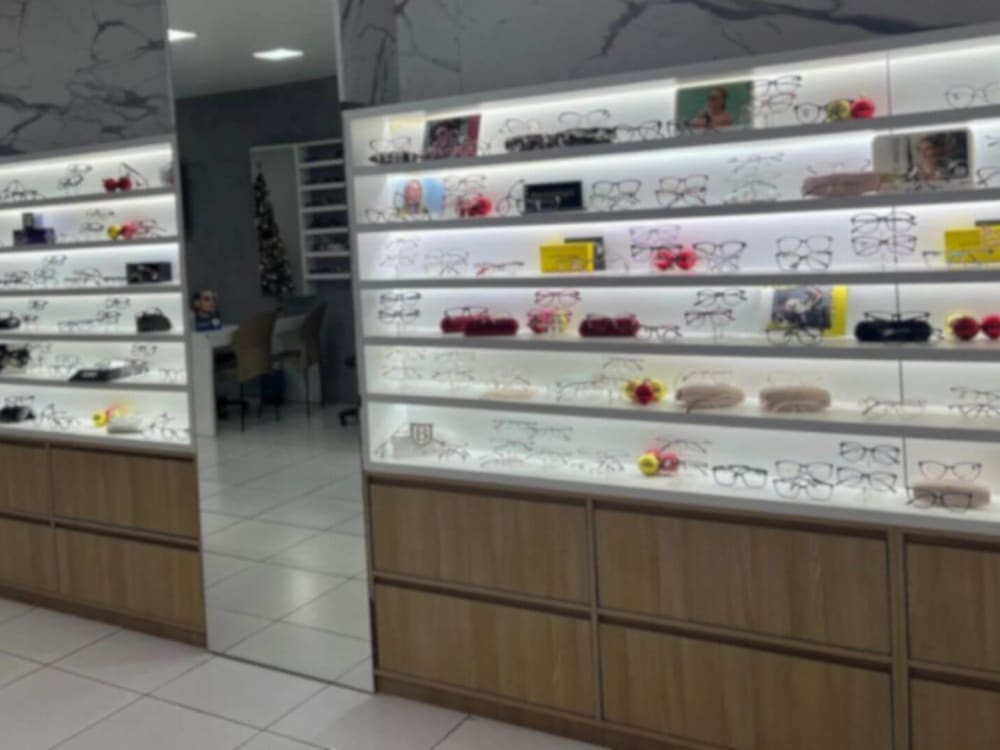 Vitrine de armações da Ótica Matriz