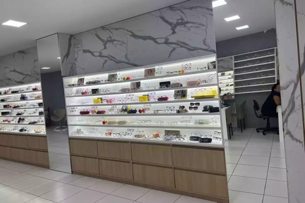 Expositor de armações na Ótica Matriz