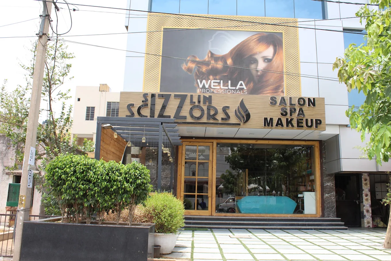 Sizzlin Gold | Sizzlin Scizzors Salon