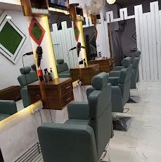 2 Brother's unisex salon