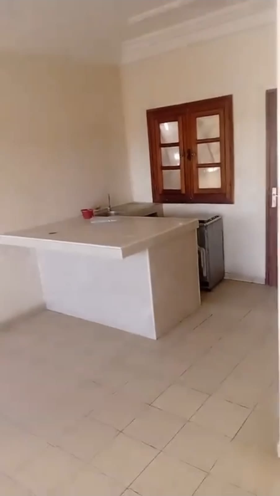 Studio à Louer Mariste - 4ème Étage Côté Ecobank | Immeuble avec Gardiennage | 150 000 FCFA/mois