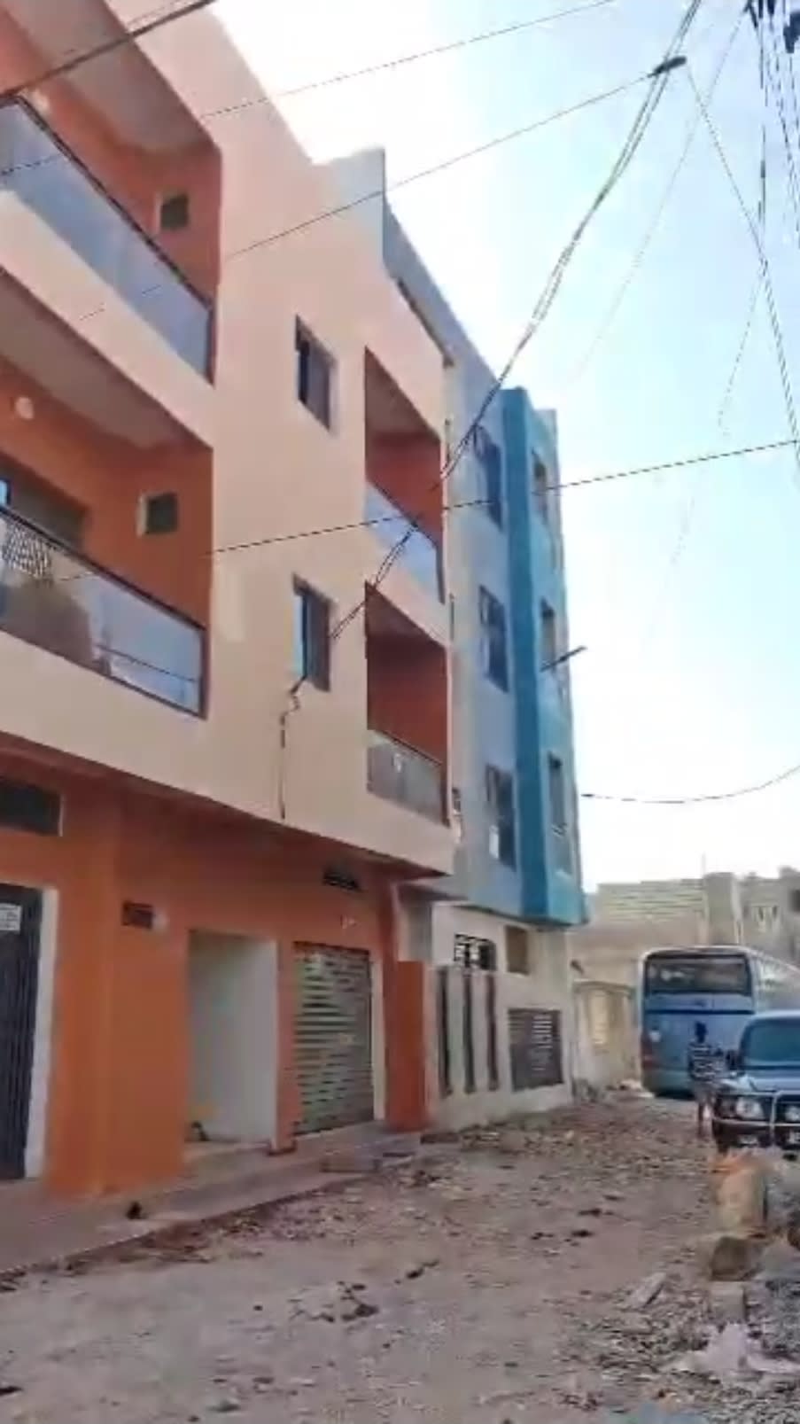 Villa R+2 d'Angle à Vendre Almadies 2 - 300m² | Bail Individuel | 160M FCFA