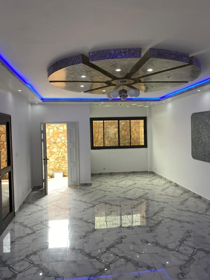Villa R+2 d'Angle à Vendre Almadies 2 - 300m² | Bail Individuel | 160M FCFA — photo 2