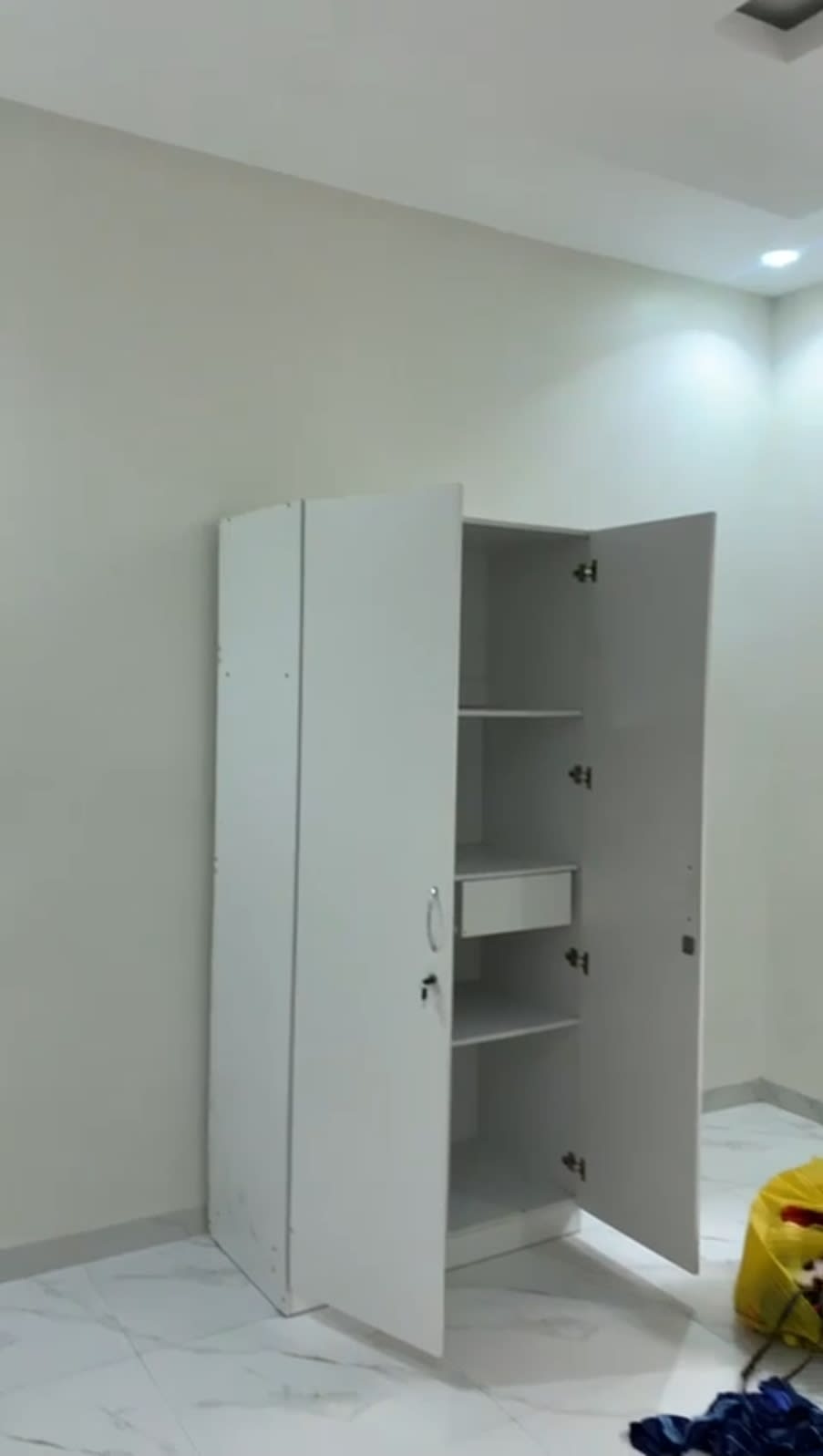 Chambre à Louer à Castors – Toilettes Internes, RDC | 100.000 FCFA