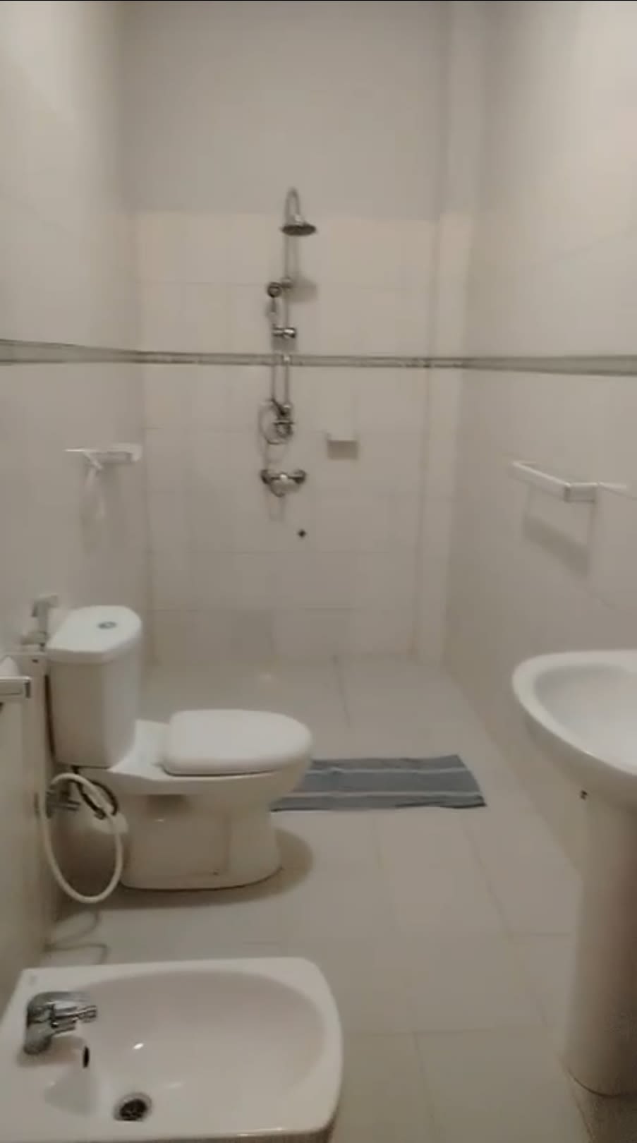 Appartement F4 Climatisé à Louer Thiès Quartier Fahu - 3 Chambres Avec SDB Privées | WiFi + Caméras | 250 000 FCFA/mois — photo 3
