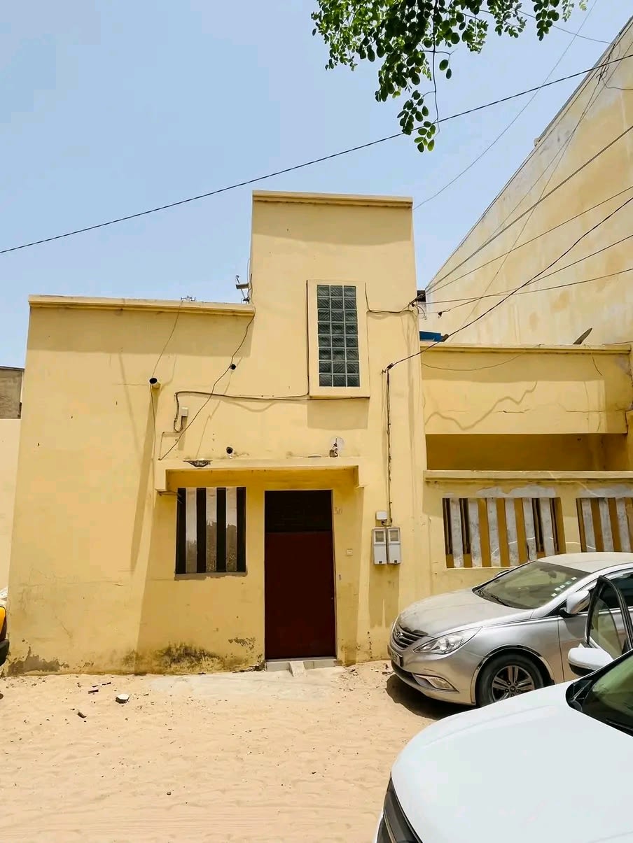 Villa 5 Pièces + Studio à Vendre Parcelles Assainies Unité 19 - 3 Chambres | Cour Arrière | 75M FCFA