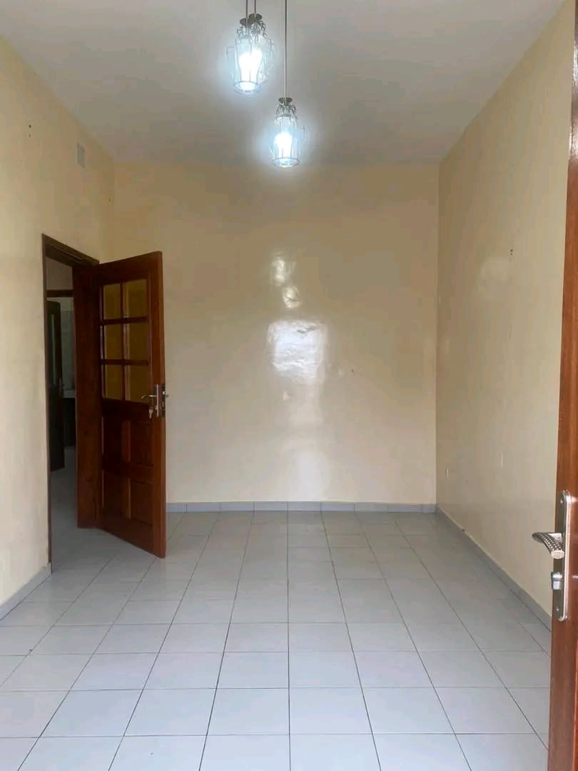 Appartement F3 à Louer Keur Massar Unité 10 MTOA - 2 Chambres + Salon | 150 000 FCFA/mois