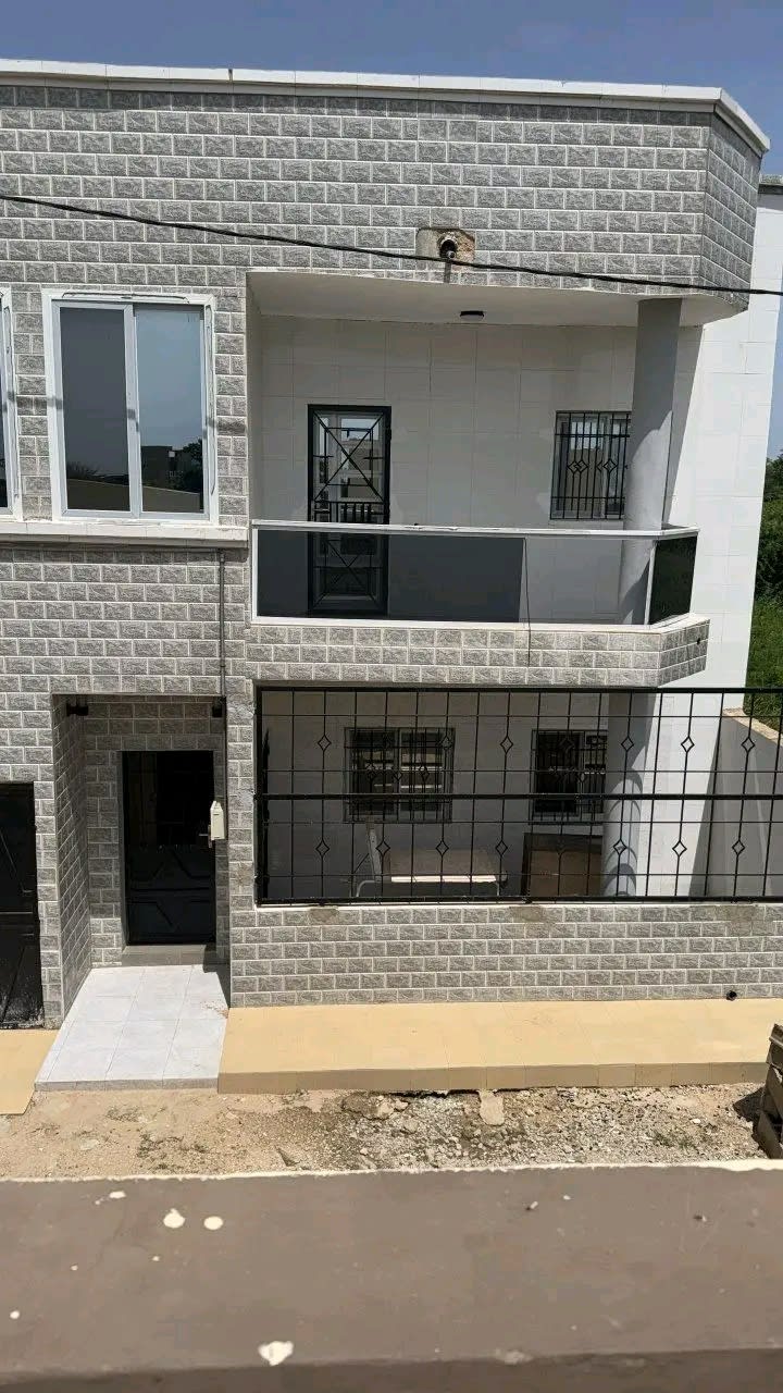Villa R+1 Neuve 150m² à Vendre Diamniadio - 5min Maison Nations Unies | 4 Chambres + Garage | Délibération | 50M FCFA