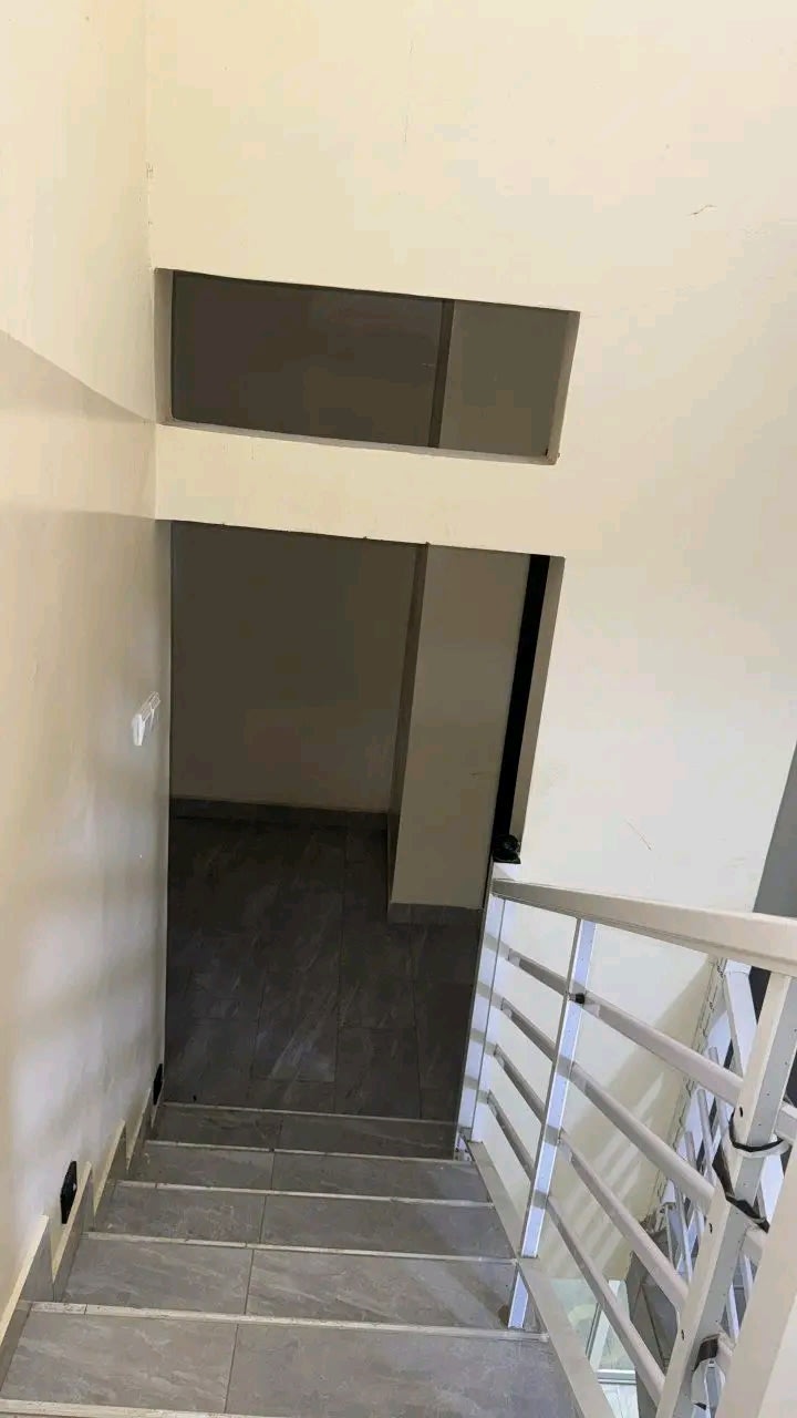 Villa R+1 Neuve 150m² à Vendre Diamniadio - 5min Maison Nations Unies | 4 Chambres + Garage | Délibération | 50M FCFA — photo 3