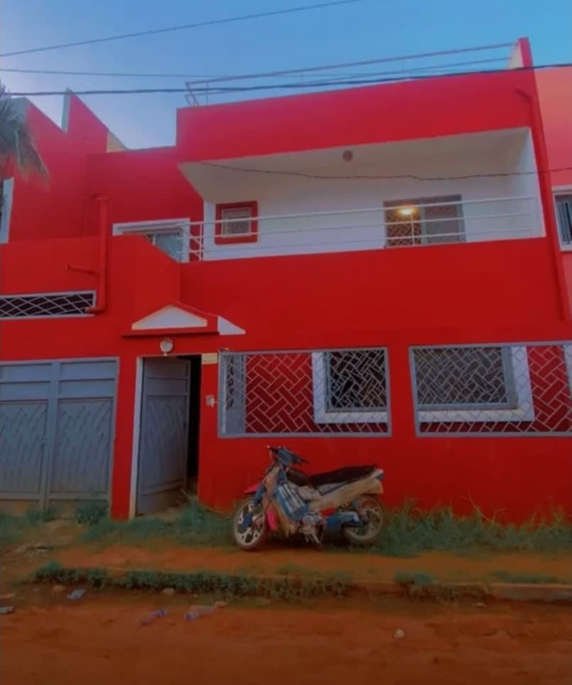 Villa Duplex F5 à Vendre Bambilor Cité Akys - 5 Pièces | Double Niveau | 200M FCFA
