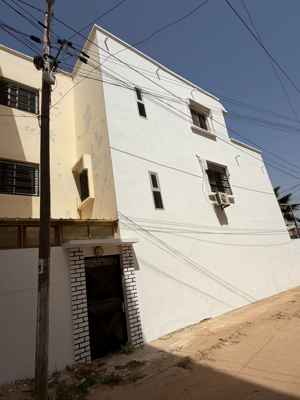 Villa 6 Chambres à Louer Sipres 1 Dakar - Grand Salon + 4 Toilettes | Usage Habitation ou Professionnel | 800 000 FCFA/mois