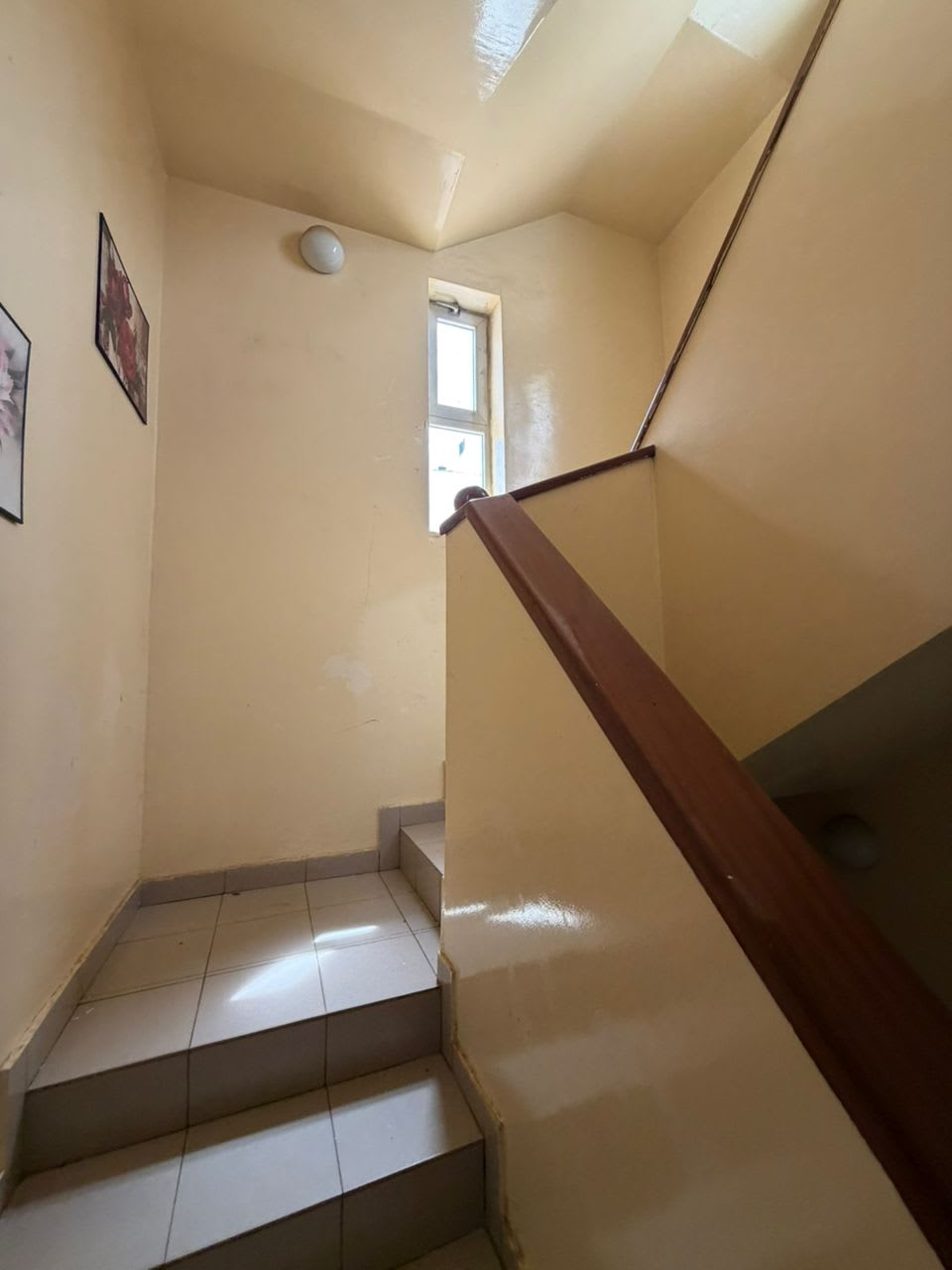 Villa 6 Chambres à Louer Sipres 1 Dakar - Grand Salon + 4 Toilettes | Usage Habitation ou Professionnel | 800 000 FCFA/mois — photo 2