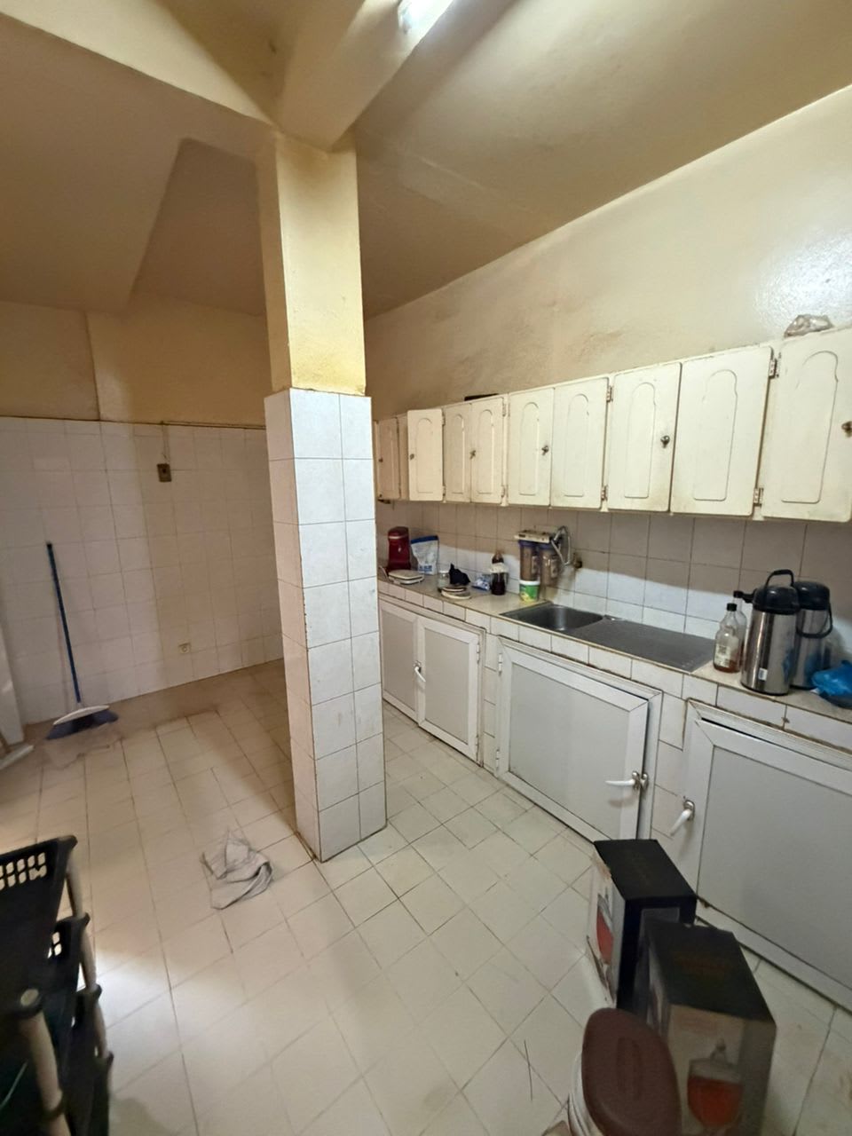 Villa 6 Chambres à Louer Sipres 1 Dakar - Grand Salon + 4 Toilettes | Usage Habitation ou Professionnel | 800 000 FCFA/mois — photo 3