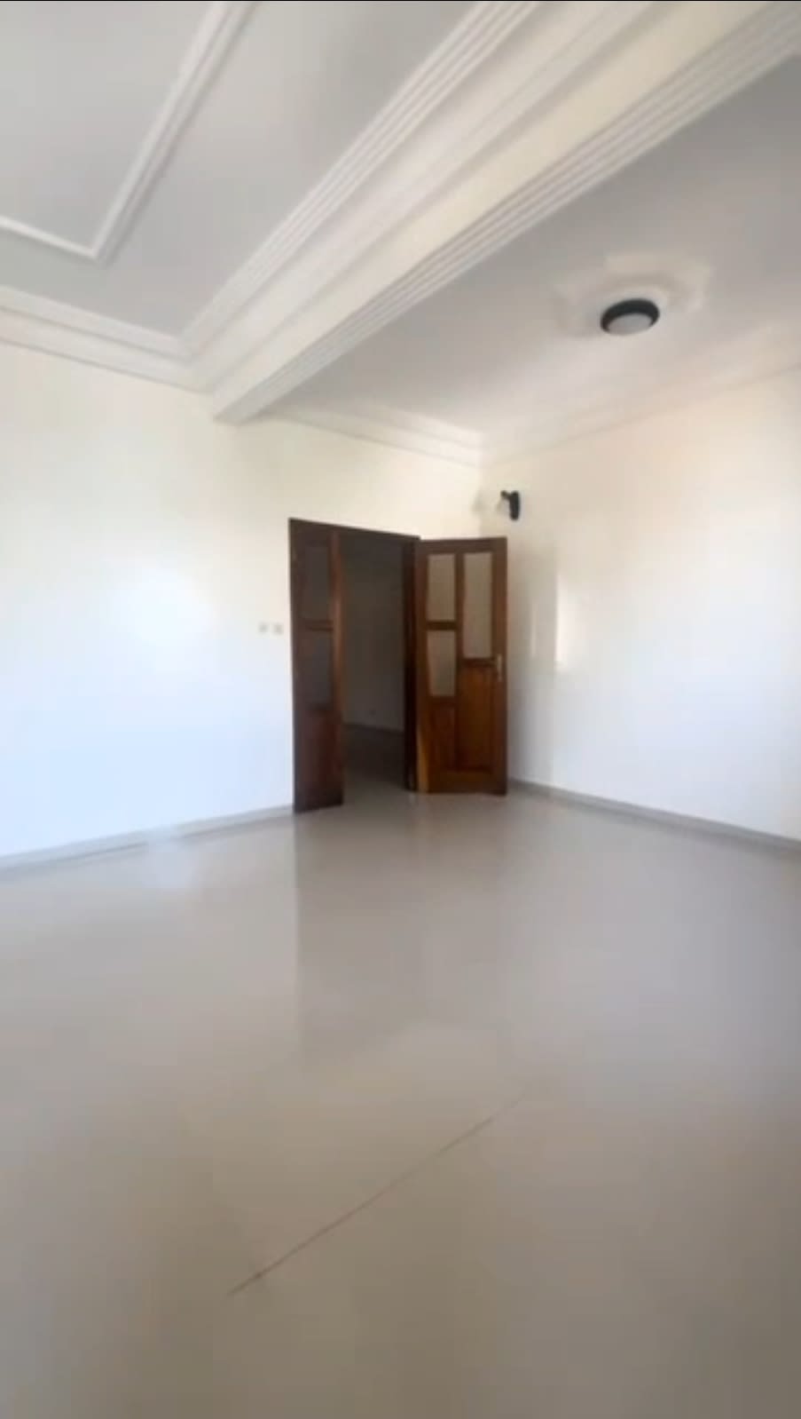 Appartement F3 à Louer Sicap Amitié 3 - 2 Suites avec Toilettes + Espace Familial | 2ème Étage | 450 000 FCFA/mois — photo 2