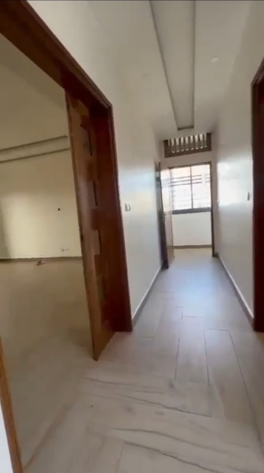 Appartement F4 à Louer Cité Battrain - 3 Chambres | 2 Suites SDB + Toilette Visiteur | 2ème Étage | 500 000 FCFA/mois — photo 2