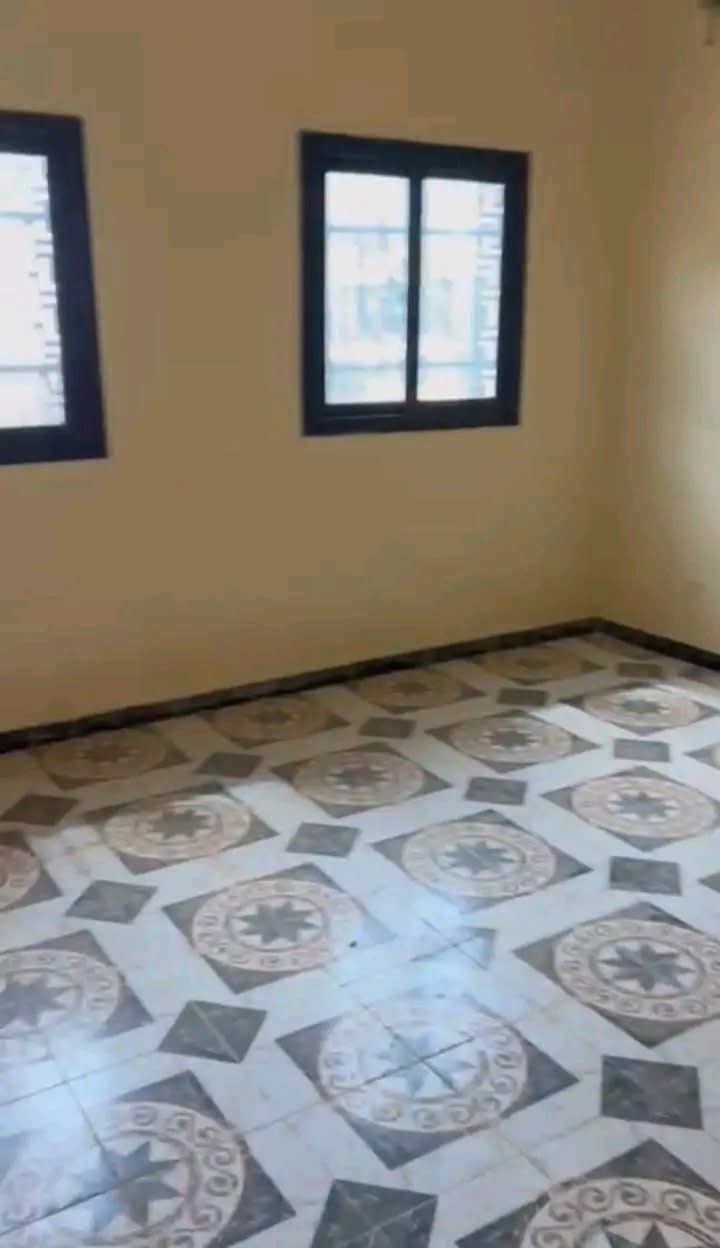 Villa 3 Chambres + Salon à Louer Keur Massar Diaxay - Arrêt Mbarmi | 150 000 FCFA/mois