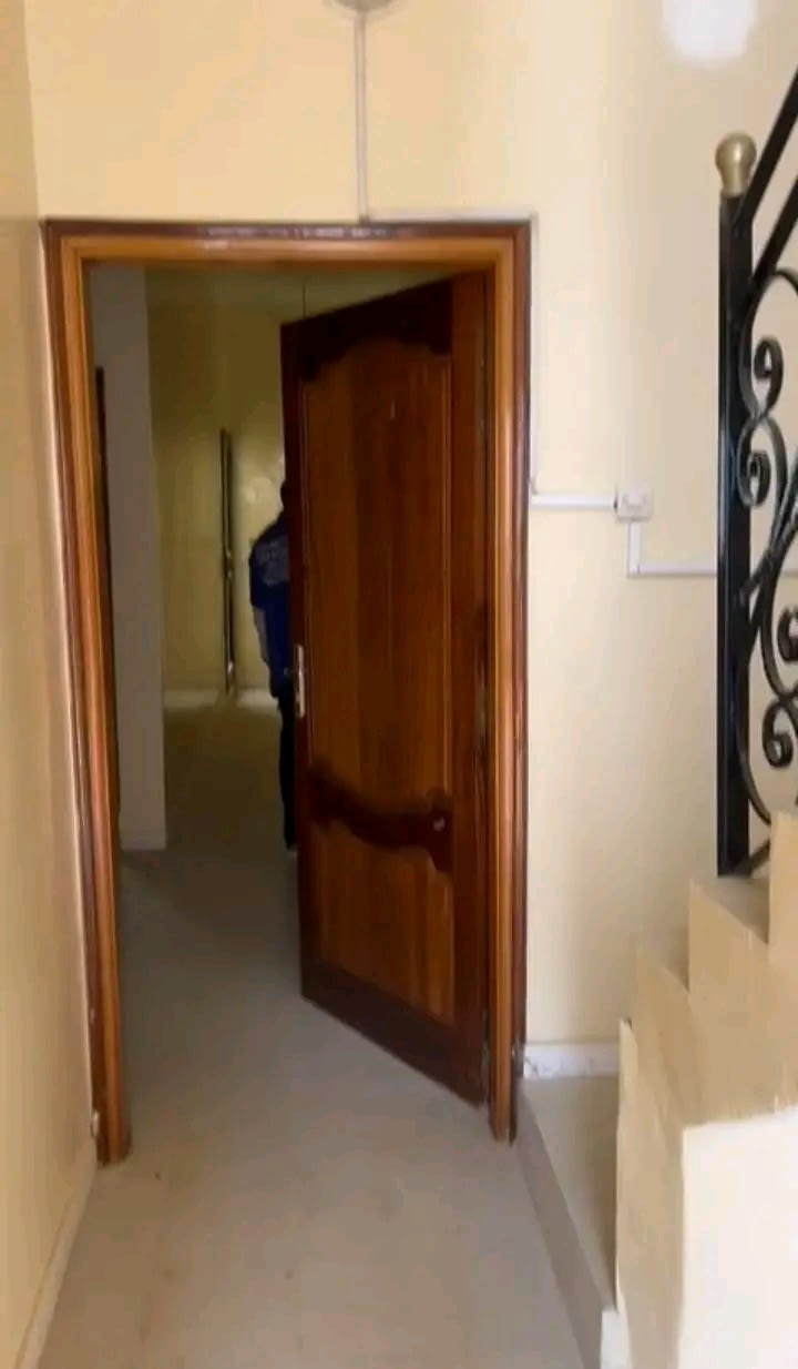 Villa 3 Chambres + Salon à Louer Keur Massar Diaxay - Arrêt Mbarmi | 150 000 FCFA/mois — photo 3