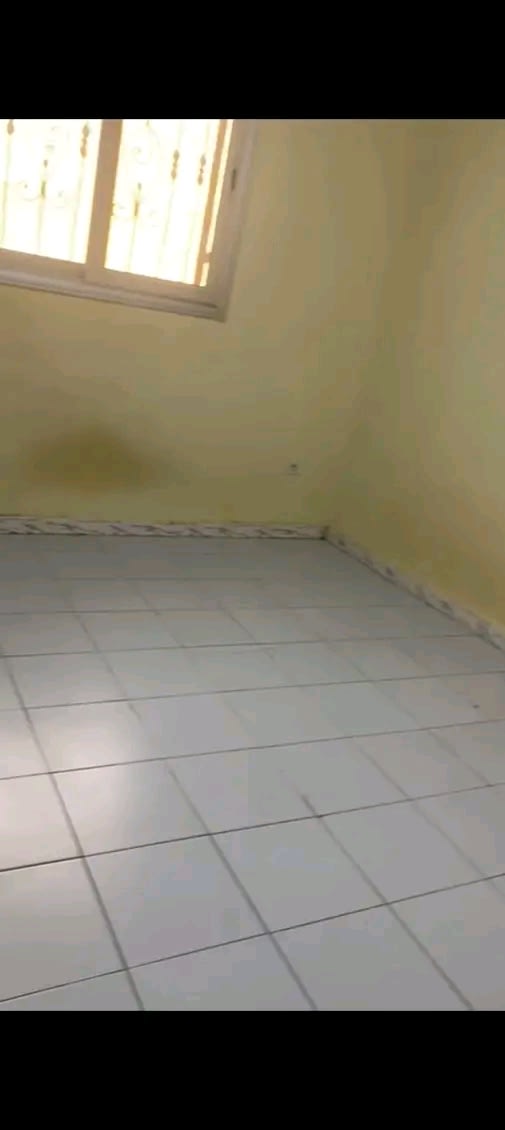 Chambre avec Salle de Bain à Louer Médina - Pour Deux Hommes | 100 000 FCFA/mois