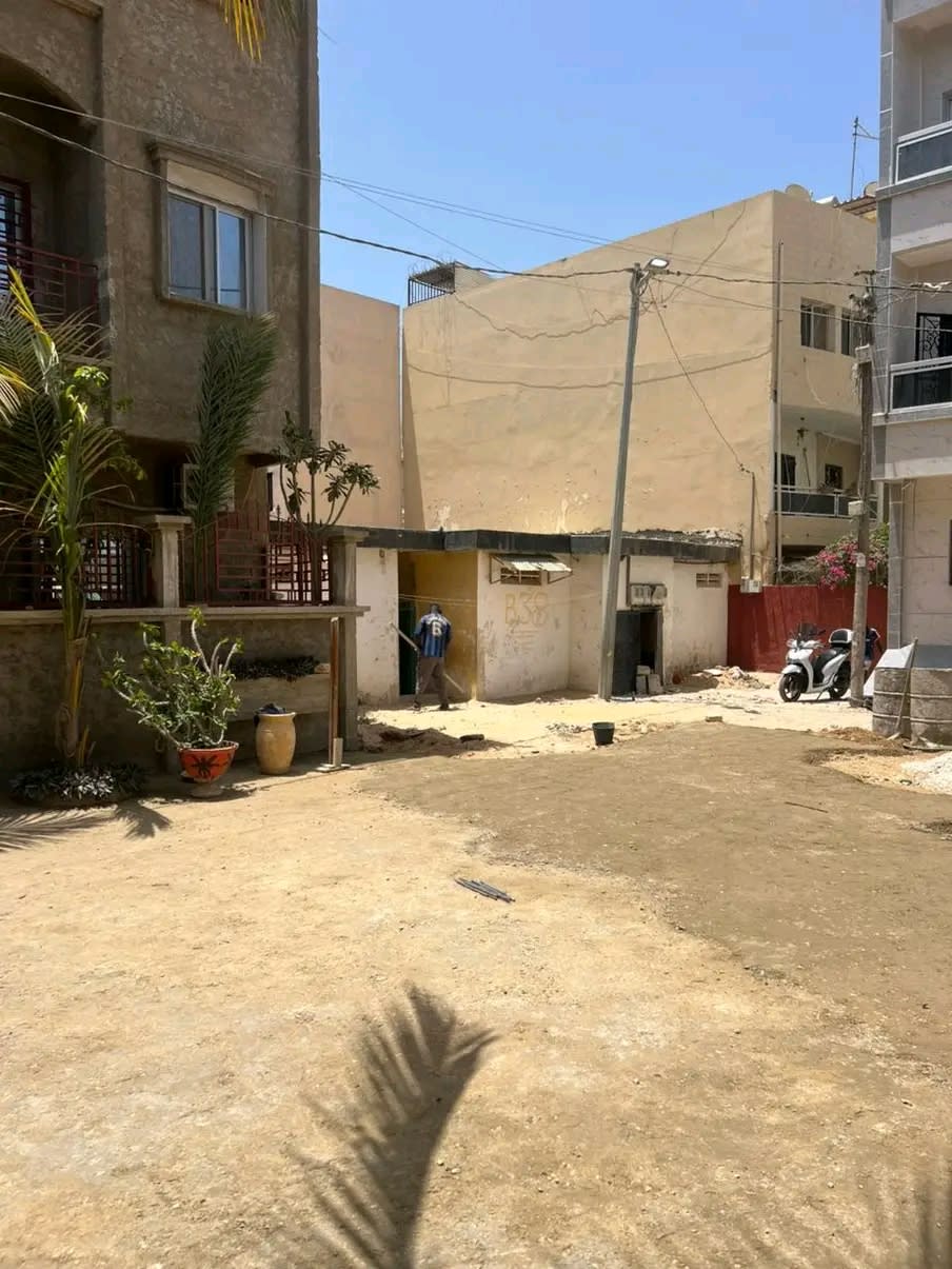 Villa Base 140m² à Vendre Patte d'Oie Builders - À Démolir | Titre Foncier | 75M FCFA