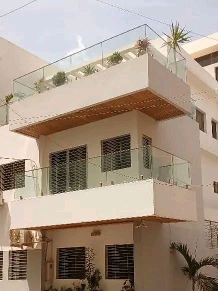 Villa R+2 à Louer Cité Mbakiyou Faye Mamelles - 3 Niveaux | Spacieuse | 1 500 000 FCFA/mois