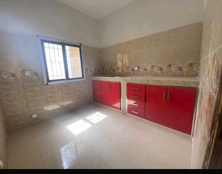 Appartement F3 à Louer ZAC Mbao - 2ème Position Après Brioche Dorée | Balcon + Cuisine Équipée | 160 000 FCFA/mois — photo 2
