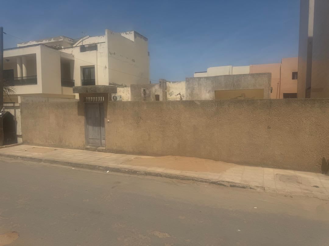 Villa à Démolir / Rénover 375m² à Yoff Cité Djili Mbaye – Vue Mer Possible | 250 Millions FCFA GB