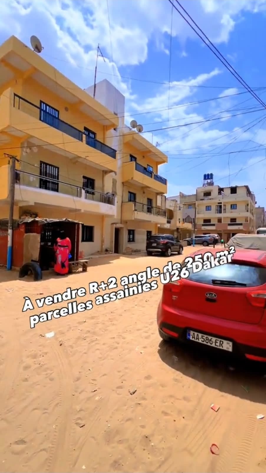 Immeuble R+2 250m² à Vendre Parcelle U26 Dakar - 4 F4 + 2 F3 | Près VDN | SN HLM | 140M FCFA
