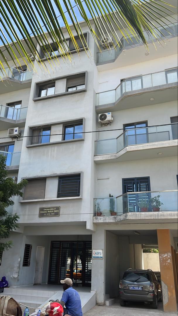 Appartement à louer au Point E