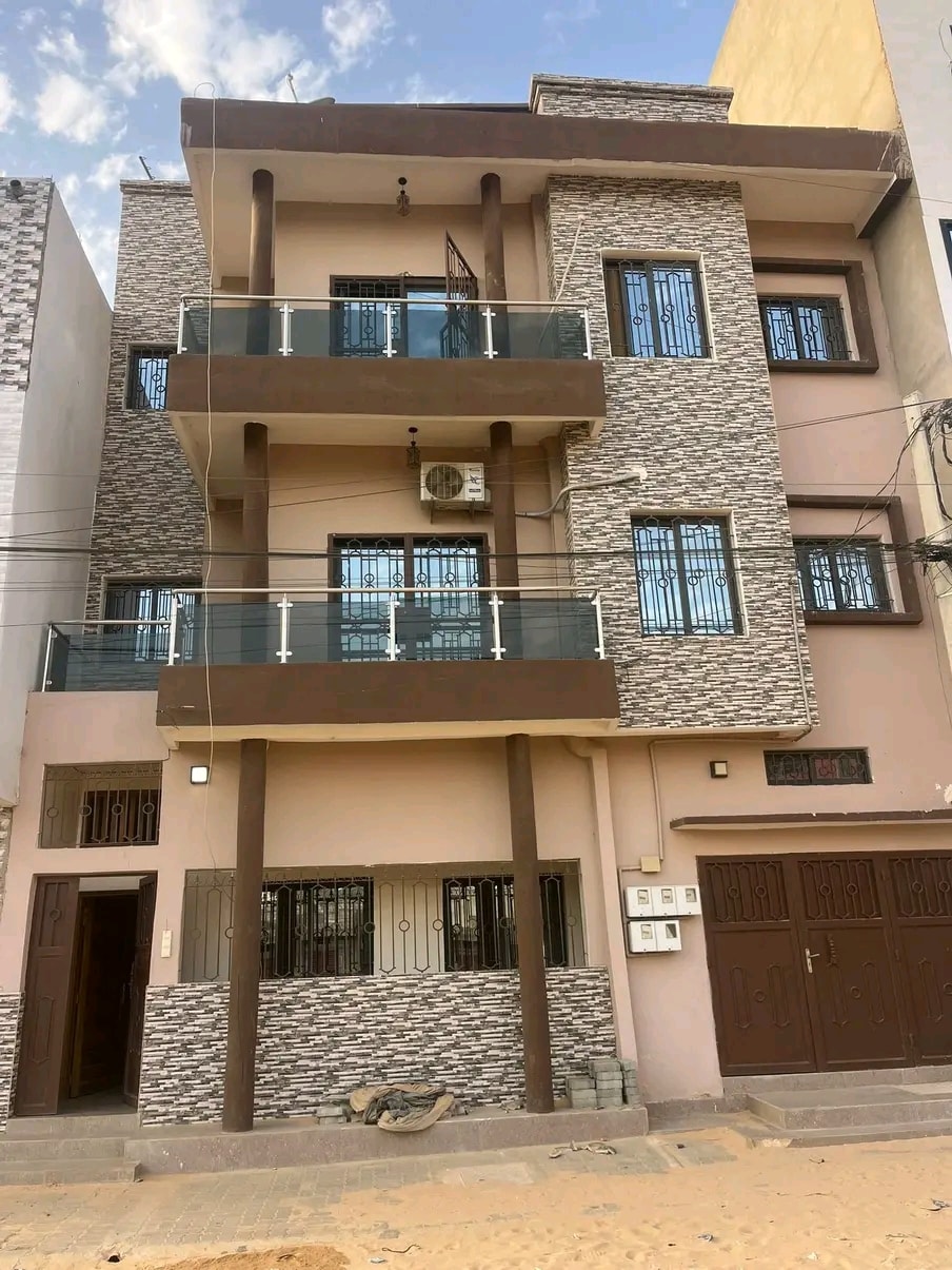 Appartement F3 à Louer Almadies 2 - 2 Chambres + Salon | Quartier Recherché | 200 000 FCFA/mois