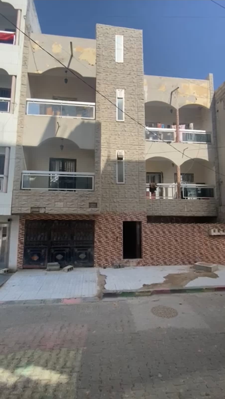 Immeuble R+2 150m² à Vendre Dalifort - Titre Foncier Individuel | Prix Négociable 80M FCF AF