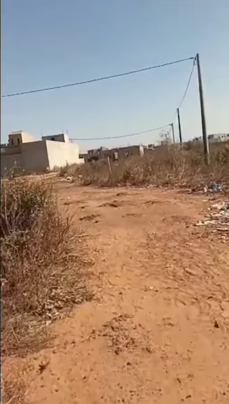 3 Terrains 300m² à Vendre Sébikhotane - 2 Angles (16M) + 1 Régulier (12M) | Zone Électrifiée | Délibération