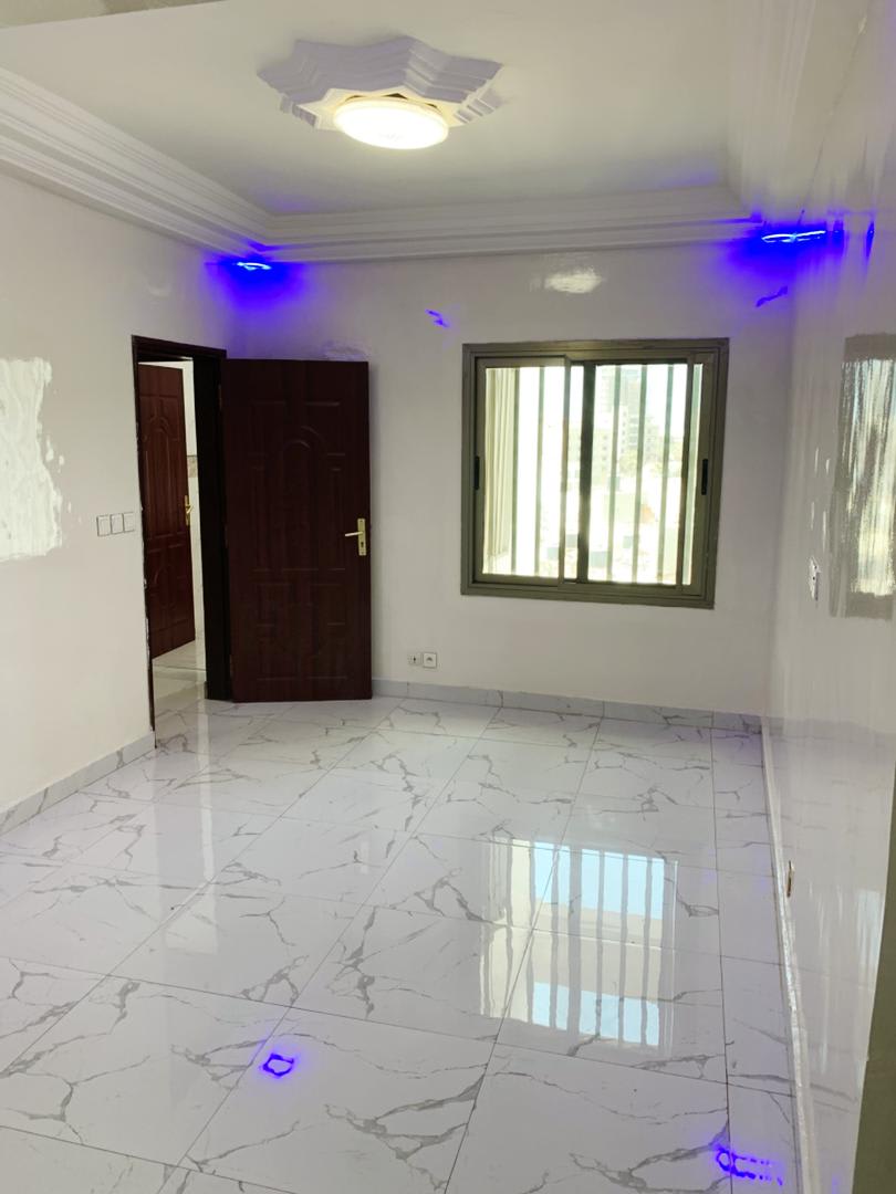 Studio Entrée-Salon à Louer Ngor Almadies - Immeuble Ascenseur + Gardiennage | Belles Finitions | 250K FCFA/mois HVF