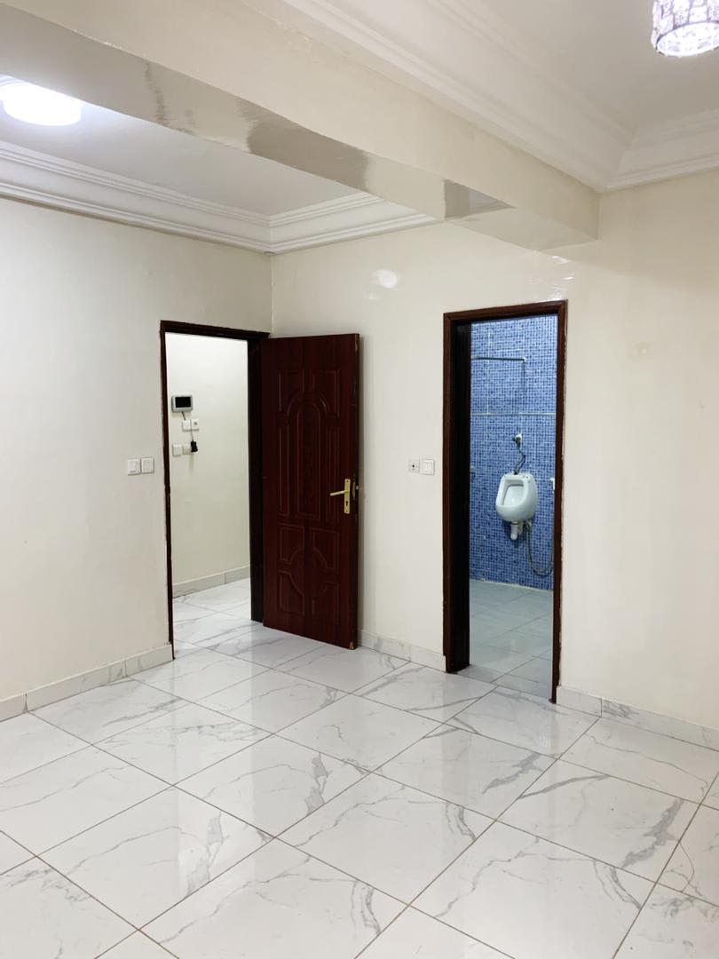 Studio Entrée-Salon à Louer Ngor Almadies - Immeuble Ascenseur + Gardiennage | Belles Finitions | 250K FCFA/mois HVF — photo 2