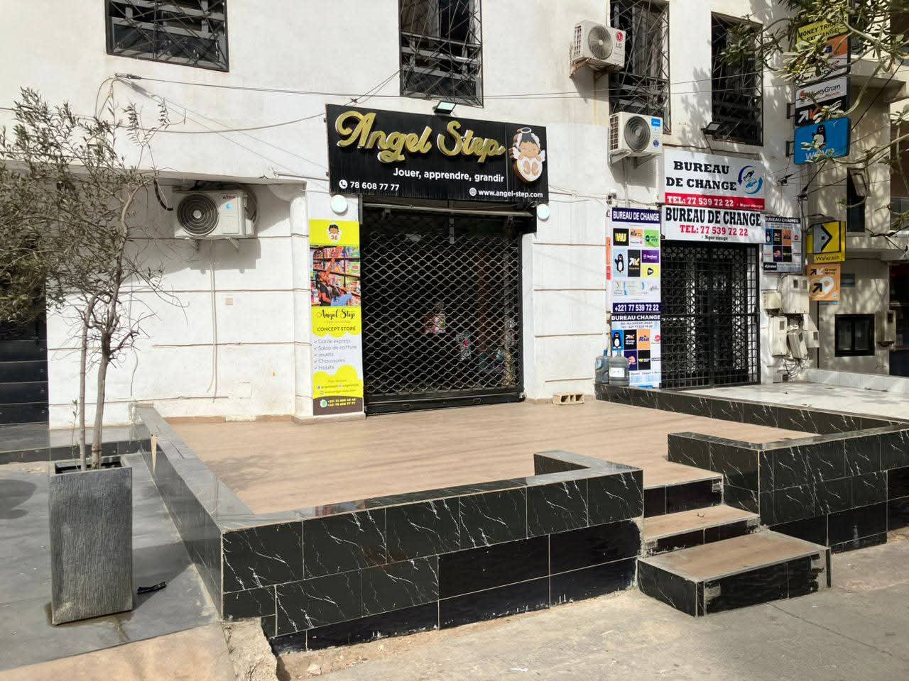 Local Commercial 70m² à Louer Virage - 1ère Position Bord Route | Emplacement Passant | 800K FCFA HT/mois