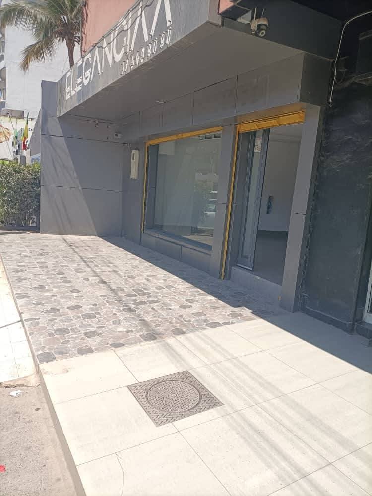 Local Commercial 233m² à Louer Ngor Almadies - Route Aéroport | 2 Bureaux + Parking | 1,2M FCFA/mois