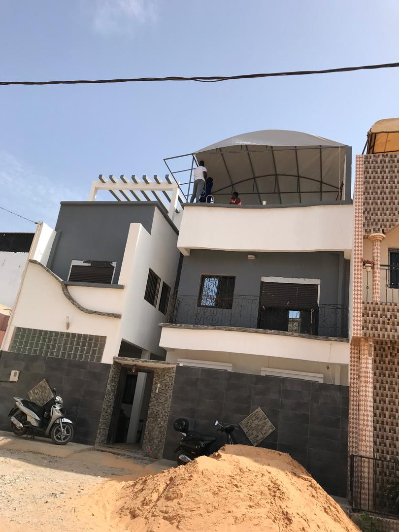 Villa R+2 à Vendre – 5 Chambres | ZAC Mbao Rond-Point AXA | Titre Foncier | 110 Millions VMT